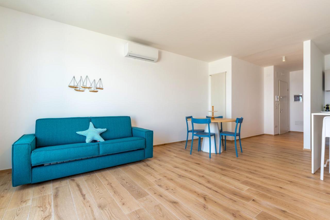 Waterfront Apartment With Seaview Balcony Bari Zewnętrze zdjęcie