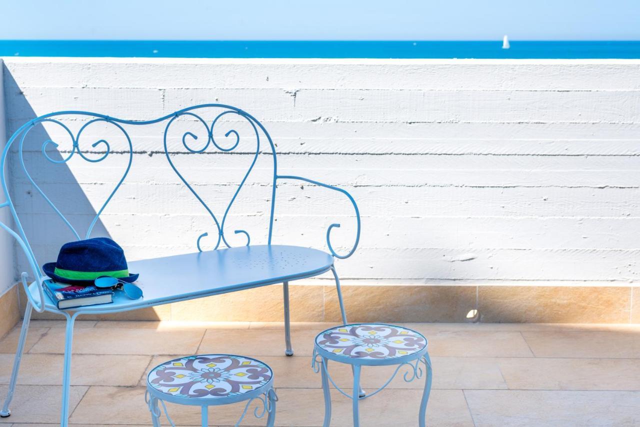 Waterfront Apartment With Seaview Balcony Bari Zewnętrze zdjęcie