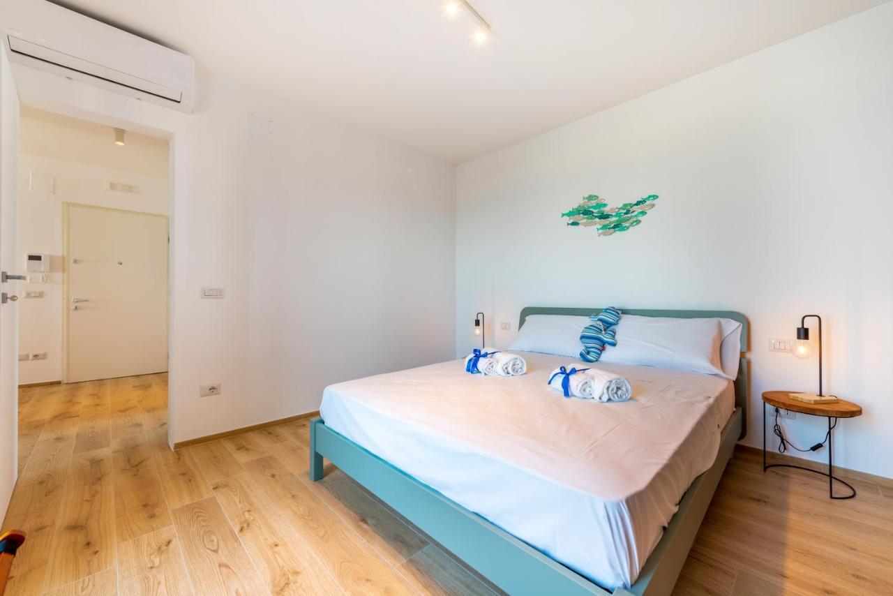 Waterfront Apartment With Seaview Balcony Bari Zewnętrze zdjęcie